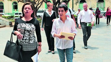 Se activan a favor de una comisión independiente