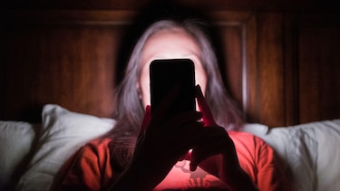 Los curiosos métodos que usaba la gente para despertarse antes de que existieran las alarmas