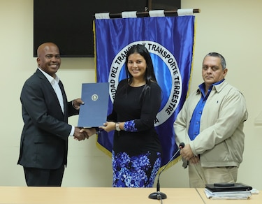 Más de 56% de las escuelas de manejo obtiene autorización tras evaluación de la ATTT