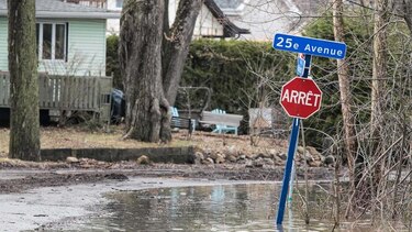 Miles de evacuados y casas bajo el agua por inundaciones en Canadá