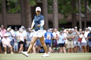 La golfista Danielle Kang revela que compite con un tumor espinal