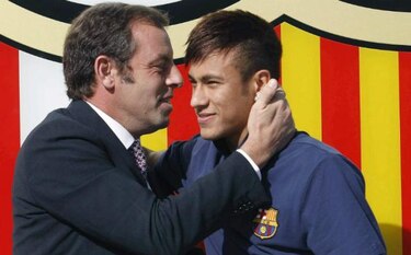 Fiscalía pide al juez que admita querella por contrato de Neymar