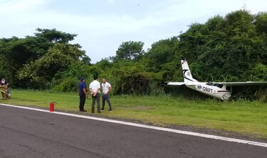 Avioneta tiene percance y se sale de la pista en el aeropuerto de Chitré