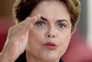 Rousseff  dejará Brasilia y el PT pide elecciones anticipadas