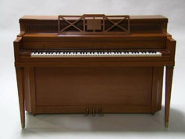 Subastas musicales en Nueva York: Piano de Lady Gaga y guitarra de Elvis