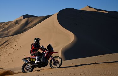 Sainz y Brabec se mantienen líderes después de cinco etapas del Dakar