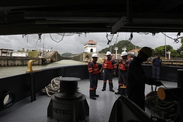 Bancos que financian ampliación del Canal de Panamá visitan la obra