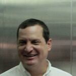 Gabriel Btesh y Ricardo Calvo autorizan sacar a sus hijos del país hasta el 2017