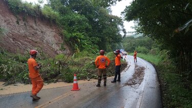 Lluvias causan anegaciones en la ciudad; Sinaproc recomienda a los conductores evitar algunas vías