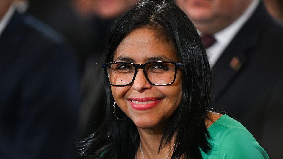 Delcy Rodríguez, la nueva líder interina de Venezuela, enfrenta desafíos ante las amenazas de Trump