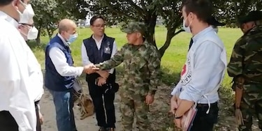 Rebeldes liberan a coronel colombiano secuestrado en frontera con Venezuela