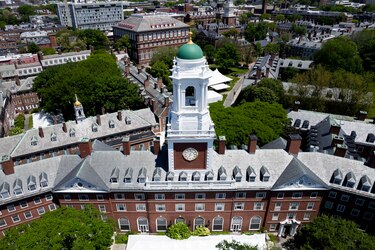 Estados Unidos abre investigación a Harvard por su patrocinio de visados internacionales