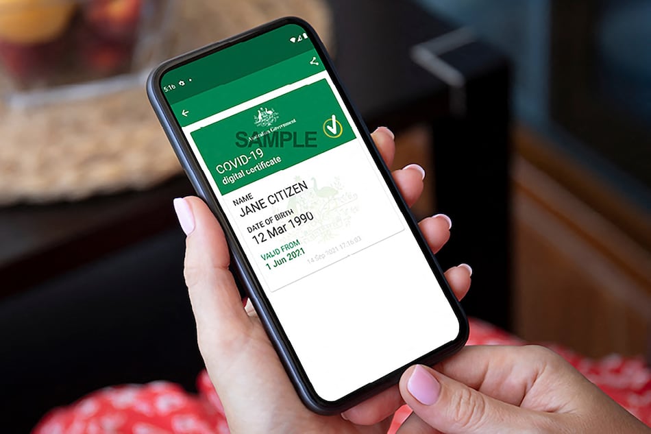 Australianos eluden las reglas de vacunación con mercado negro de certificado