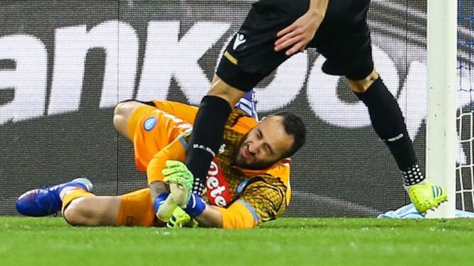 El portero del Napoli, David Ospina, es hospitalizado