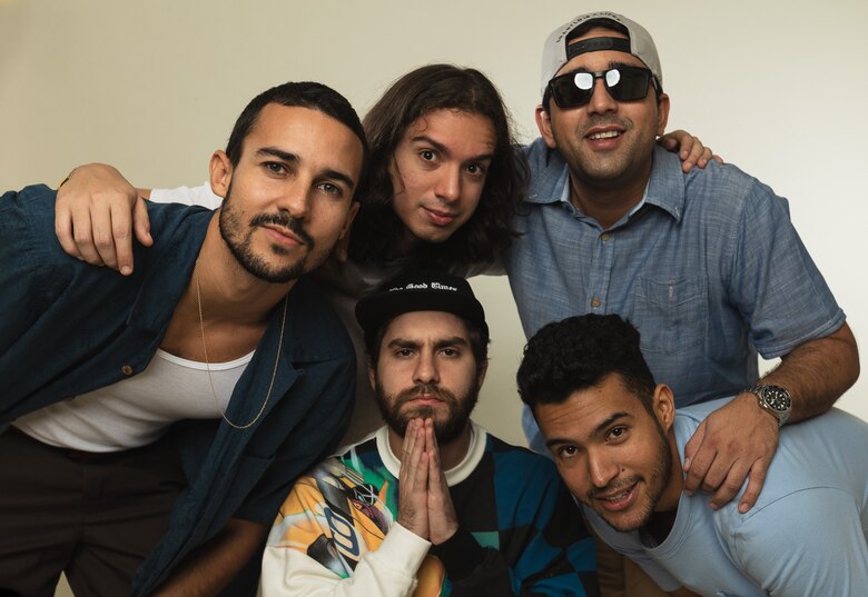 Entre Nos, unidos por la música y la amistad