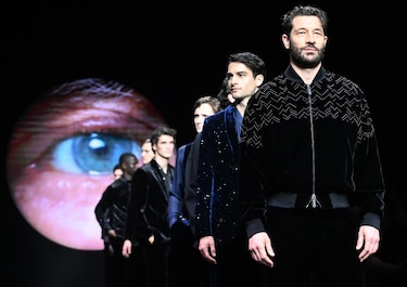 Giorgio Armani zambulle al hombre en un mar de invierno sobre la pasarela de Milán