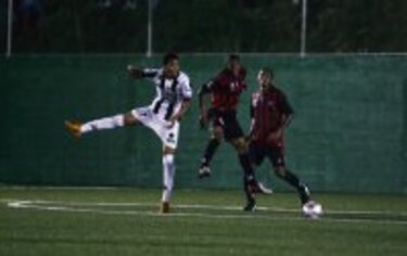 Tauro gana sobre el final del partido