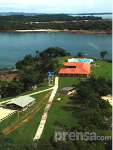 Instalan base aeronaval en la isla Chapera
