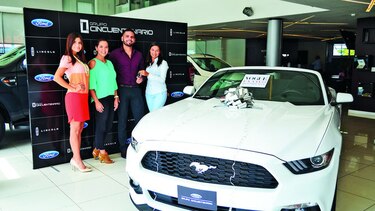 Grupo Cincuentenario entrega Ford Mustang