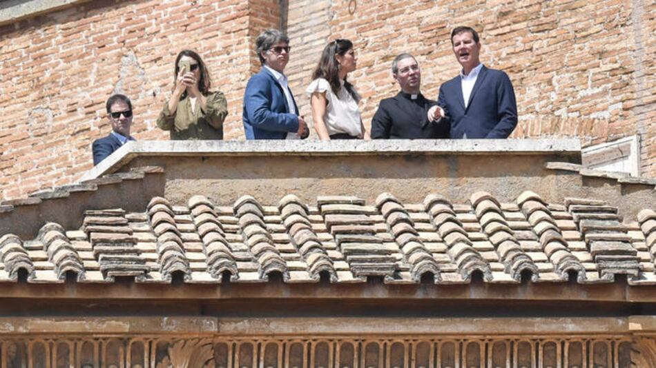 Víctimas de abusos agradecen al papa Francisco por reunirse con ellos