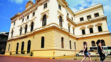Eliminarán la ‘carrera notarial’