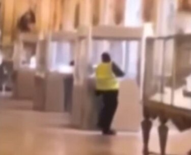 Qué precio pueden alcanzar las joyas robadas del Louvre y por qué es probable que los ladrones las rompan