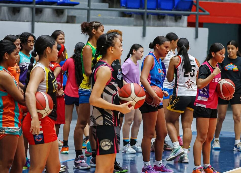 Jóvenes promesas del baloncesto femenino panameño arrancan camino al AmeriCup U16
