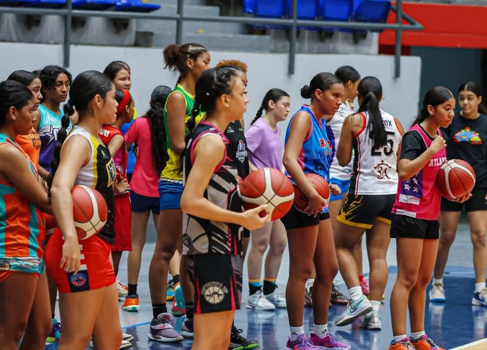 Jóvenes promesas del baloncesto femenino panameño arrancan camino al AmeriCup U16