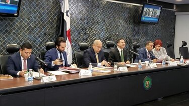 Comisión de Comercio posterga para el próximo lunes análisis de modificaciones a ley de contratación pública
