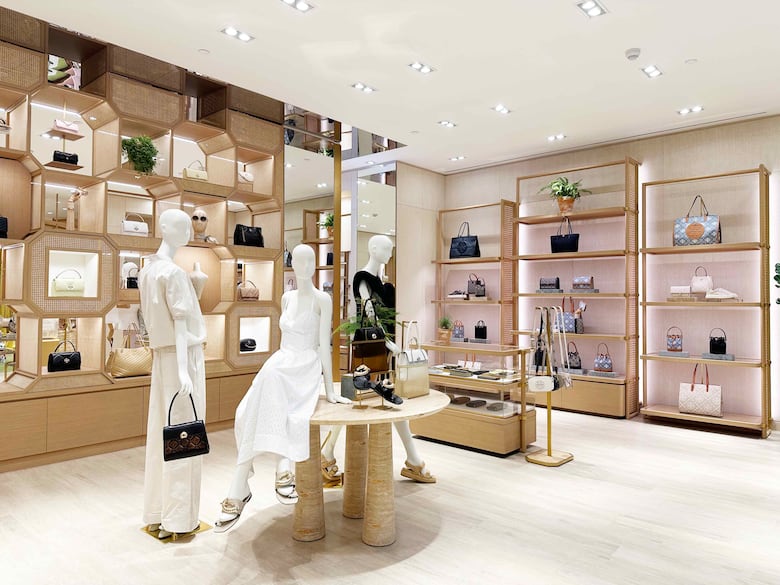 Tory Burch regresa renovada a Multiplaza