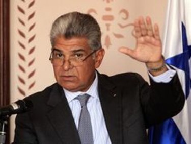 Exministro José Raúl Mulino niega sobrecostos en contratos