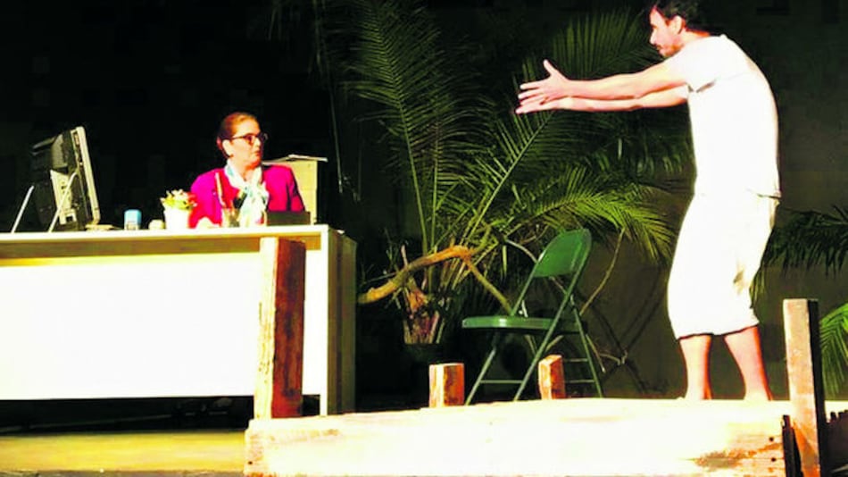 Entre la poesía y el teatro