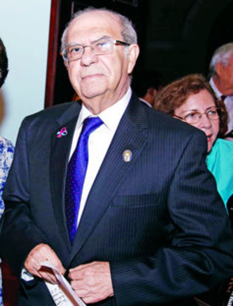 Universidad de Panamá: compra de finca sin licitar