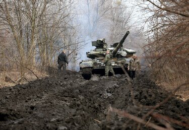 Rusia anuncia fin de maniobras cerca de la frontera ucraniana