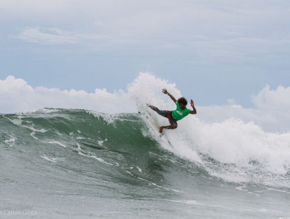 Ortega brilla en surf