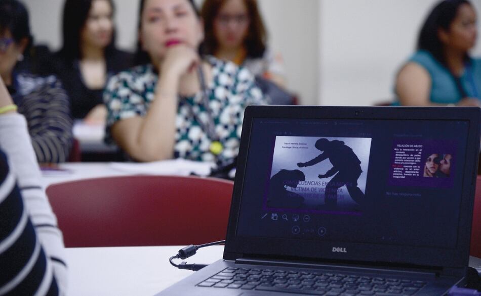 La violencia  doméstica en tiempos de   confinamiento          