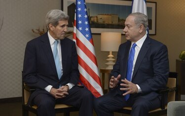 Kerry llama a Netanyahu y a los palestinos a poner fin a la violencia
