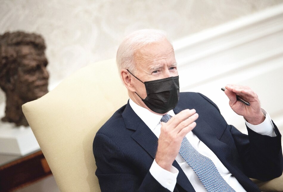 Presidente Biden comenzará los envíos de vacunas ante la amenaza de las variantes de la Covid-19