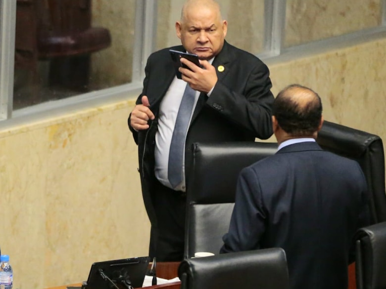 La juventud vota, pero no manda: los partidos panameños frenan la renovación política