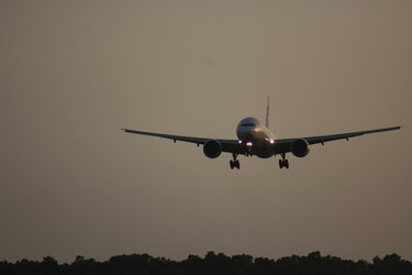 Catar suspende de forma temporal el tráfico aéreo para garantizar la seguridad de civiles