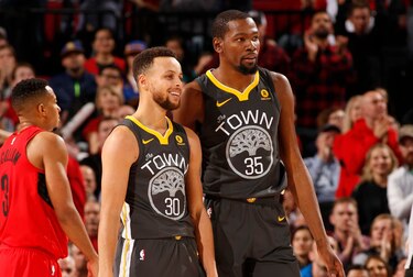 Cavaliers y Warriors, listos para la recta final de temporada