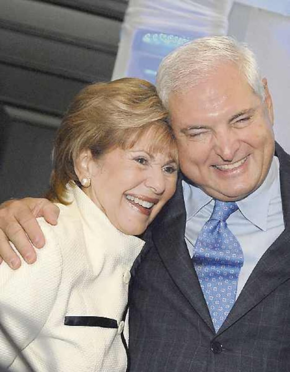 Mireya Moscoso defiende la forma de gobernar de Martinelli