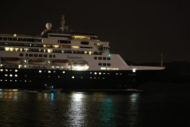 Los dos cruceros afectados por el coronavirus dejan atrás Panamá, hacia un destino incierto