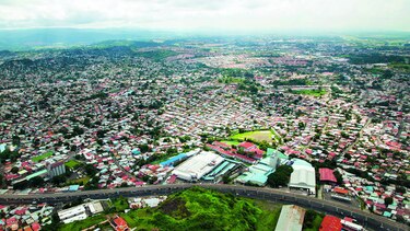 Corrigen la edad de Panamá