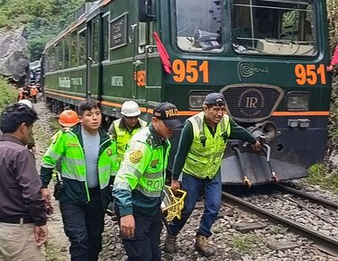 Muere una persona y decenas resultan heridas en un choque de trenes en Machu Picchu