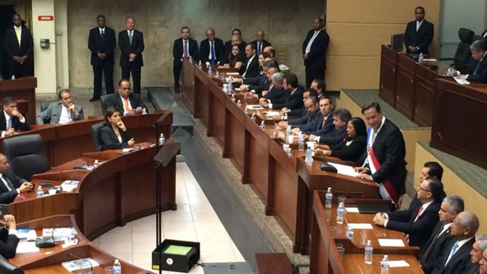 Varela anuncia reactivación de mega proyectos y llama al diálogo