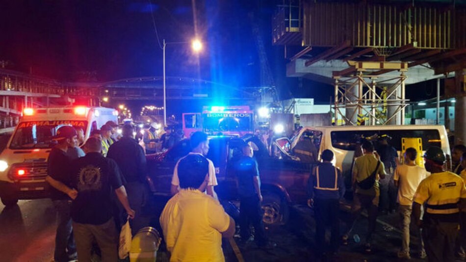 Tres heridos en accidente entre 'busito pirata' y un vehículo 'pick-up' en el Parador