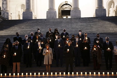 Estados Unidos sobrepasa las 800,000 muertes por la Covid-19