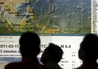 Sismo de 7.8 remece Papúa Nueva Guinea; emiten alerta de tsunami