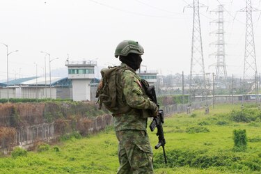 Más de 6,600 detenidos en Ecuador en 30 días de ‘conflicto armado’ contra el crimen organizado